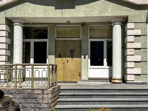 квартира за адресою Раїси Окіпної вул., 10-Б