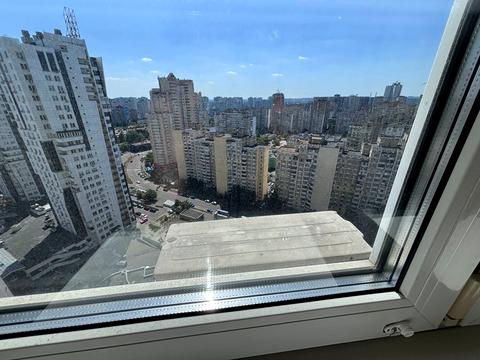 квартира за адресою Срібнокільська вул., 1