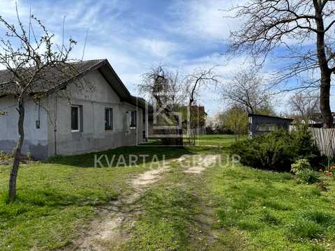 будинок за адресою Вишнева, 16