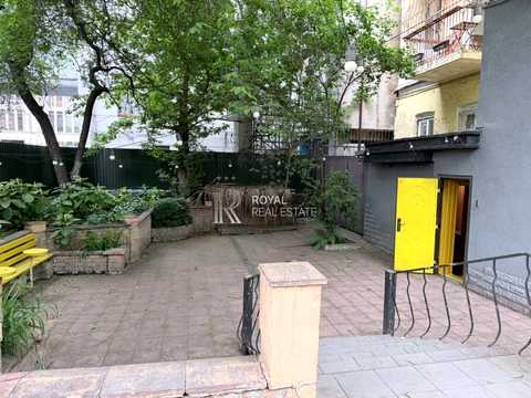 комерційна за адресою Велика Васильківська вул. (Червоноармійська), 108