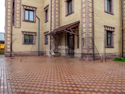 будинок за адресою Лобановського вул.