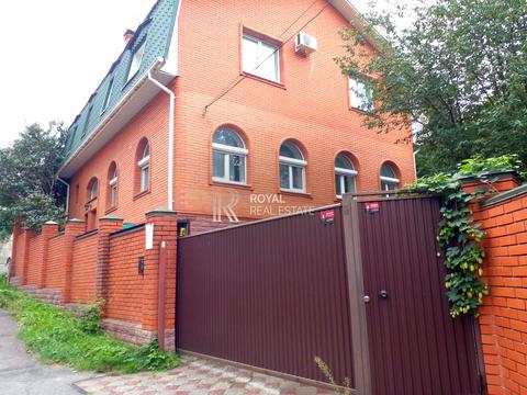 дом по адресу Голосеевский пер.