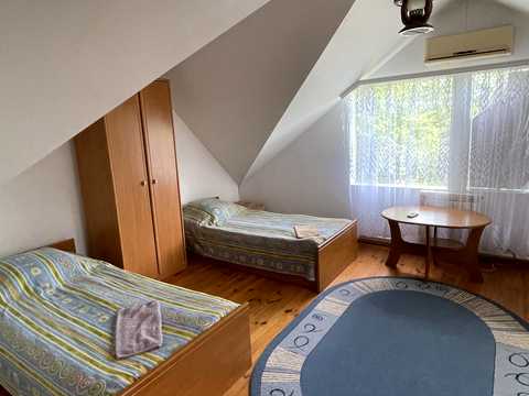 комерційна за адресою Польова, 22Б