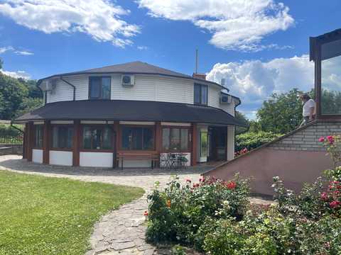 комерційна за адресою Польова, 22Б