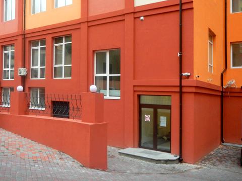 коммерческая по адресу Глубочицкая ул., 17