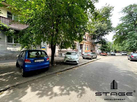 квартира за адресою 10 Квітня вул., 8