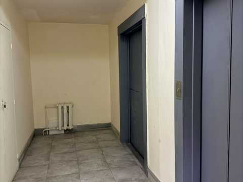 комерційна за адресою Сім'ї Прахових вул. (Гайдара), 27
