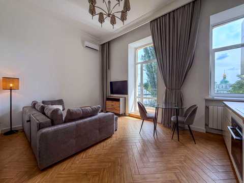 квартира за адресою Київ, Стрілецька вул., 7/6