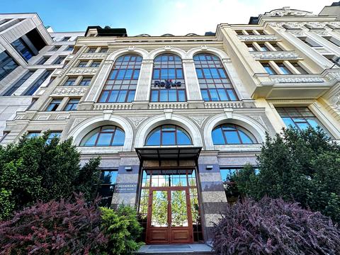 комерційна за адресою Петра Сагайдачного вул., 11
