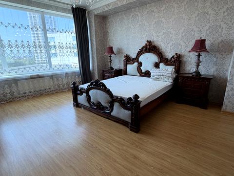 квартира за адресою Літературна вул., 1а