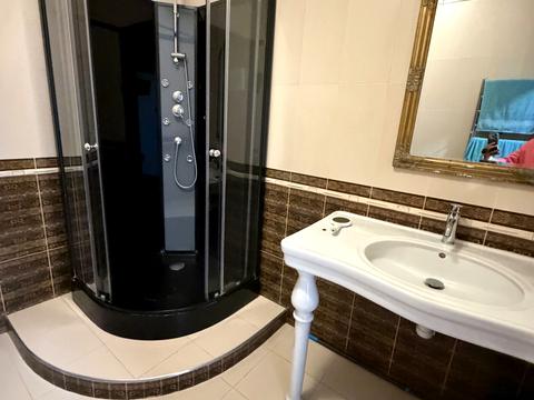 квартира за адресою Літературна вул., 1а