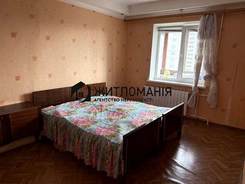 квартира за адресою Академіка Булаховського вул., 32