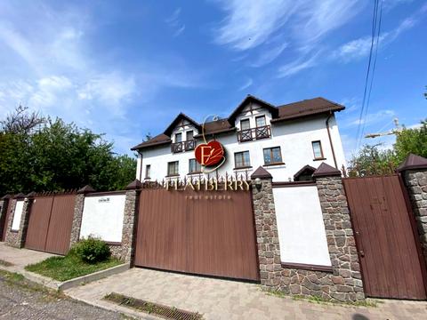 коммерческая по адресу Уласа Самчука ул. (Столєтова), 39