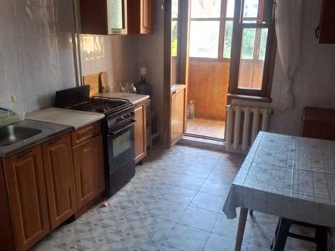 квартира за адресою Євгена Чикаленка вул., 81