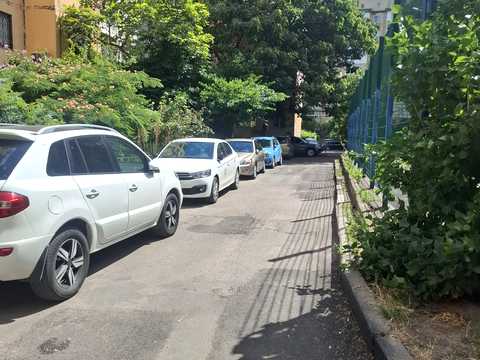 квартира за адресою Євгена Чикаленка вул., 81