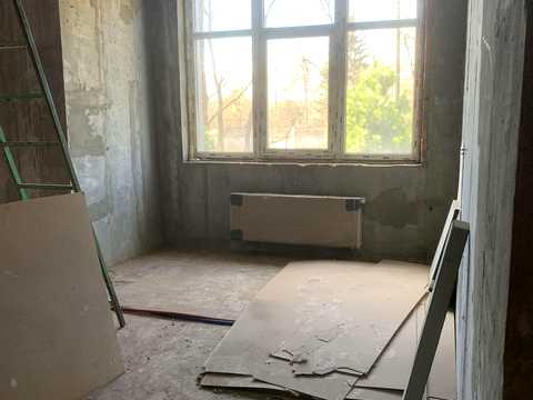 комерційна за адресою Живописна вул., 3