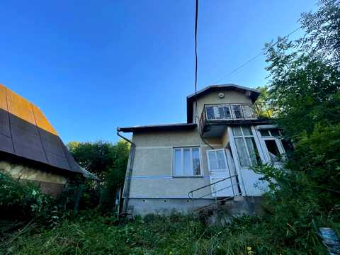 будинок за адресою левадна, 68
