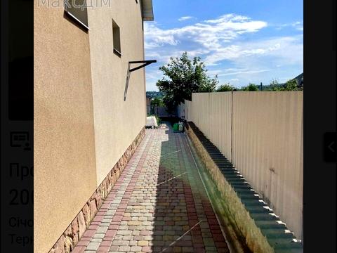 будинок за адресою Національного Відродження вул.