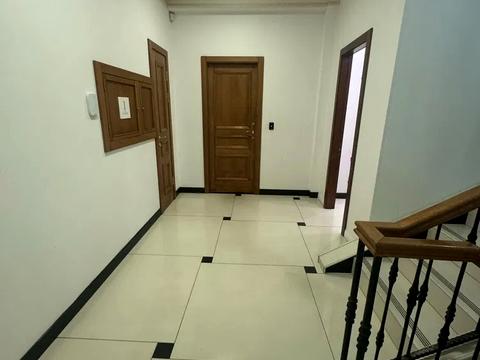 комерційна за адресою Жилянська вул., 72а