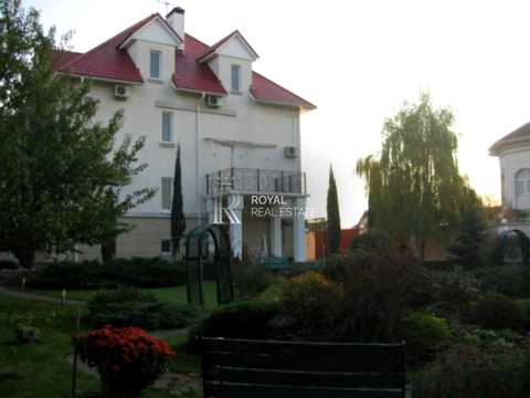 дом по адресу Каштанова ул.