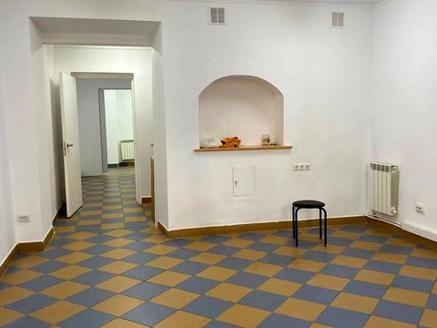 коммерческая по адресу Гладышевского ул., 15