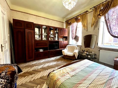 квартира по адресу Святого Теодора пл., 2