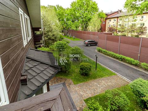 будинок за адресою Горіхова