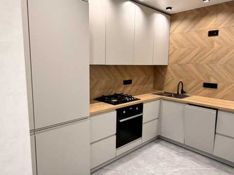 квартира за адресою Андрія Малишка вул. (Льва Толстого), 84