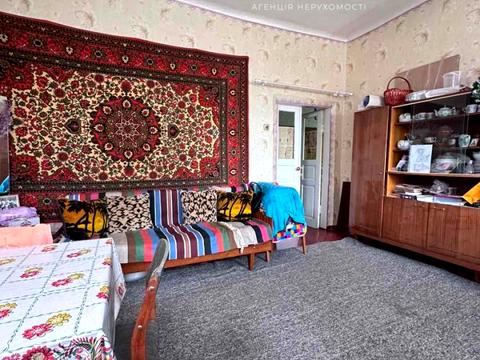 будинок за адресою Закарпатська вул., 8