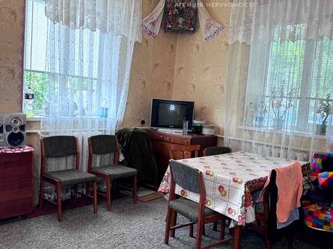 будинок за адресою Закарпатська вул., 8