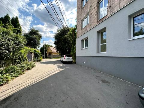 комерційна за адресою Рівне, Петра Могили вул., 25