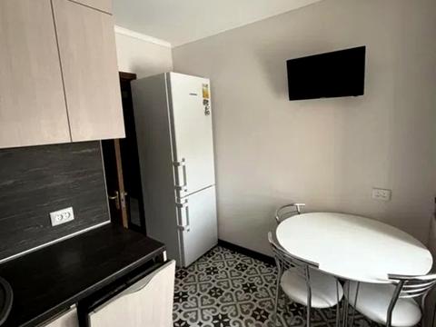 квартира за адресою Академіка Булаховського вул., 38