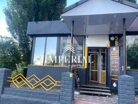 комерційна за адресою Ушинського вул., 1Б