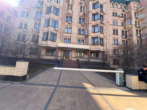 комерційна за адресою Кудрявська вул., 13-19