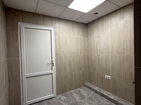 комерційна за адресою Козацька вул., 40
