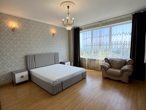 квартира за адресою Літературна вул., 1а