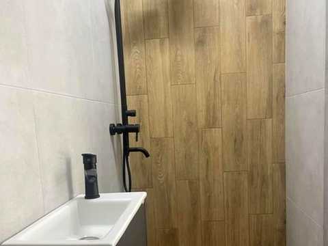 будинок за адресою Салютна