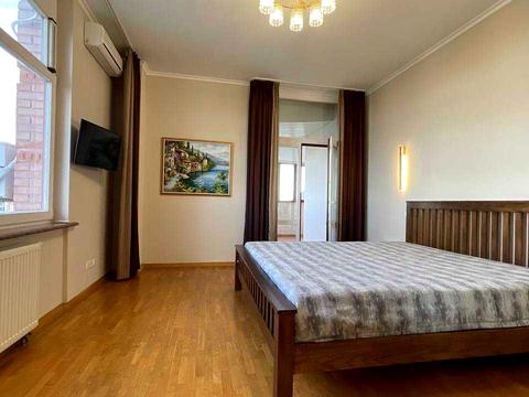 квартира по адресу Кловский спуск, 5