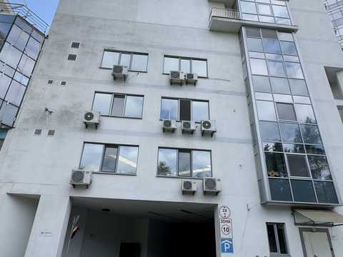 паркомісце за адресою Дарницький бульв., 8-В