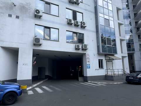 паркомісце за адресою Дарницький бульв., 8-В