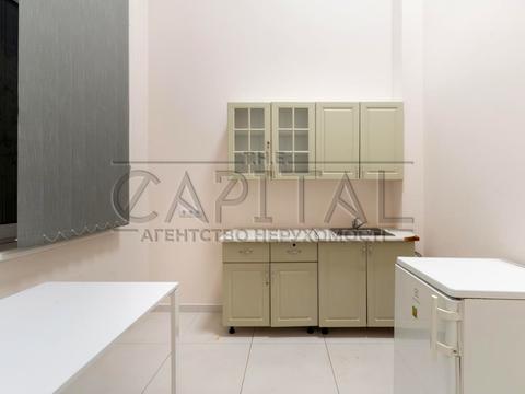 коммерческая по адресу Миколы Бажана просп., 17-Б