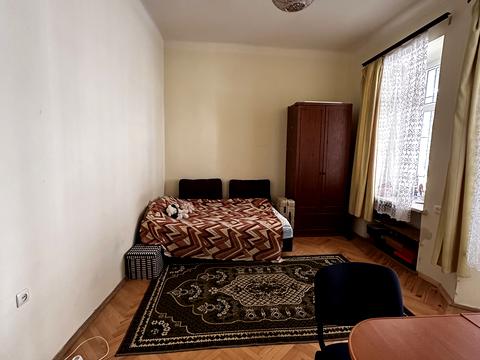 квартира за адресою Шептицьких вул., 37