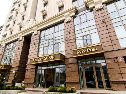 комерційна за адресою Жилянська вул., 68