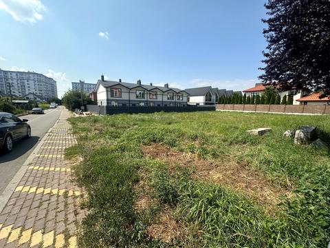 ділянка за адресою Івано-Франківська вулиця, 8