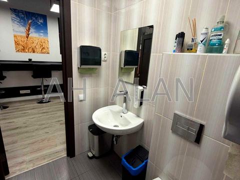 комерційна за адресою Костянтинівська вул., 75