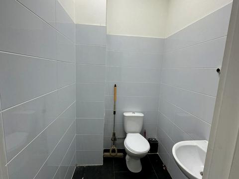 комерційна за адресою Тернопільська вул., 8в