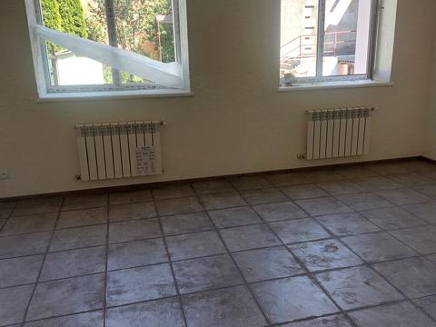 комерційна за адресою Шкільна вул., 27