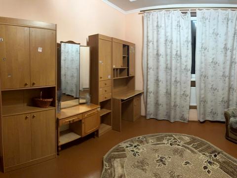 будинок за адресою Євгена Коновальця вул.