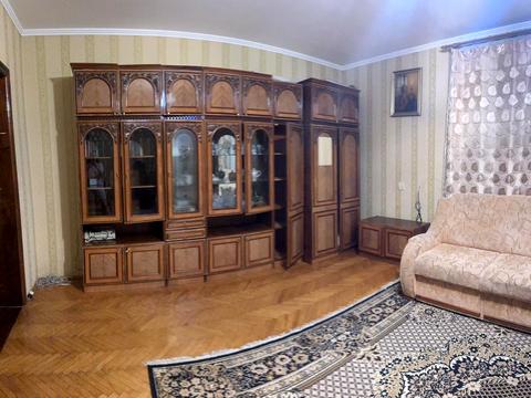 будинок за адресою Євгена Коновальця вул.