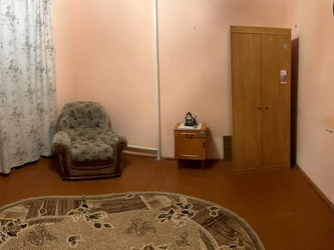 будинок за адресою Євгена Коновальця вул.